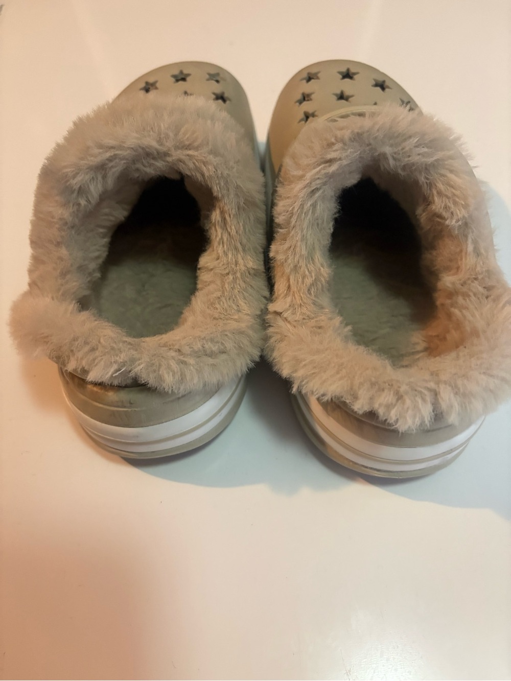 Stepping Stones Kids Clogs Fur Lined Tan Grey Star Cutouts Bear Charm Size 9C - Picture 8 of 11